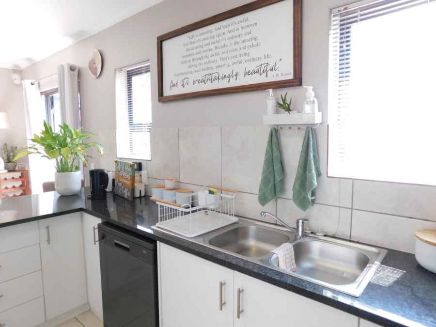 3 Bedroom Property for Sale in Onverwacht Western Cape